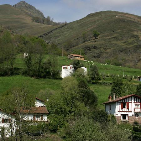 Hotel Juantorena Saint-Etienne-de-Baigorry Zewnętrze zdjęcie