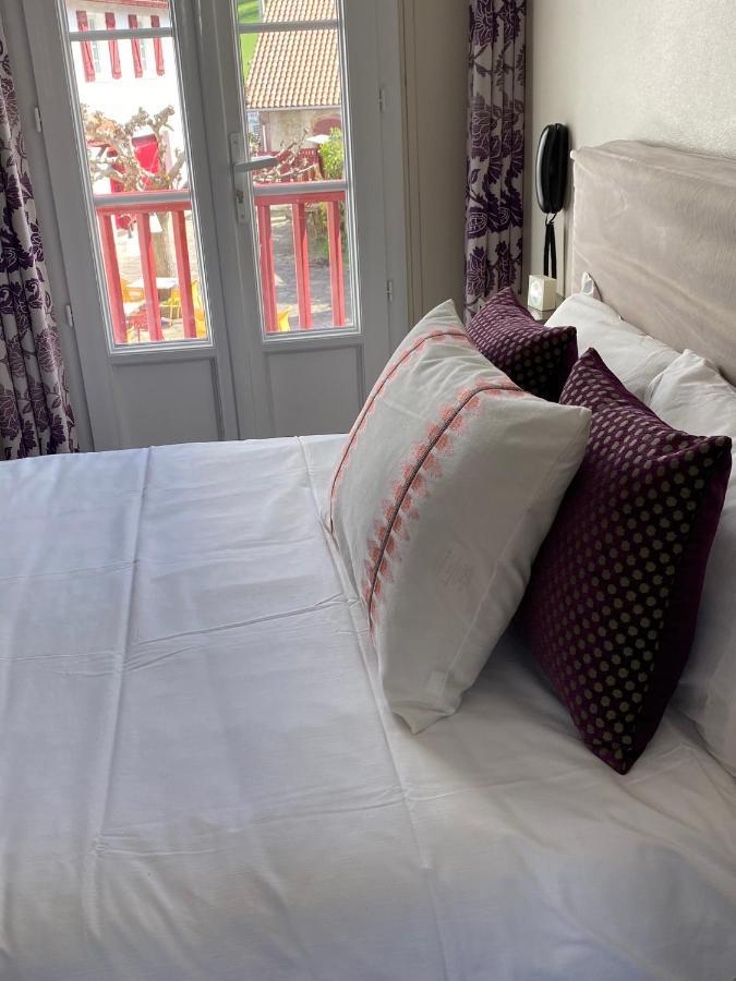 Hotel Juantorena Saint-Etienne-de-Baigorry Zewnętrze zdjęcie
