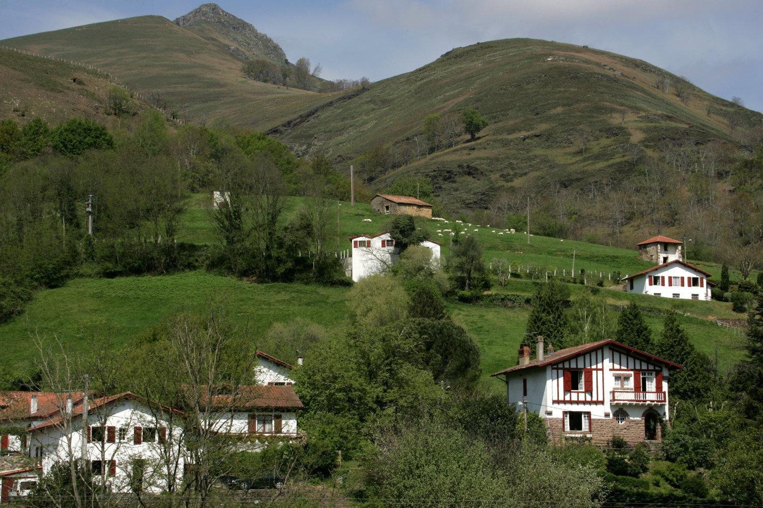 Hotel Juantorena Saint-Etienne-de-Baigorry Zewnętrze zdjęcie
